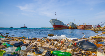 Photo | plastic in the ocean