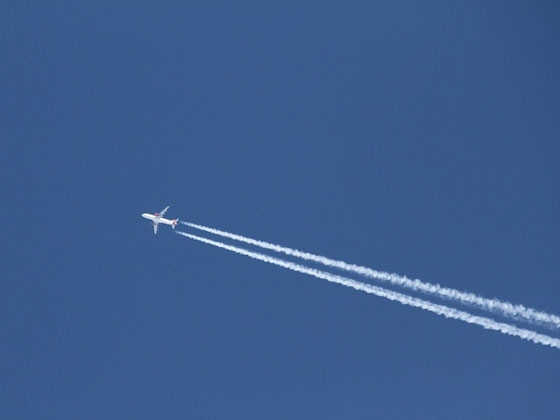 Contrail, courtesy of Mick West